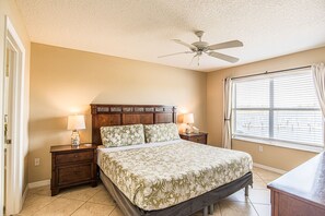 3 bedrooms, iron/ironing board, free WiFi, bed sheets - Crystal River Waterfront,Pool,Tennis,Pvt.Boat Slip, Sleeps6, DogOk (Crystal River)
