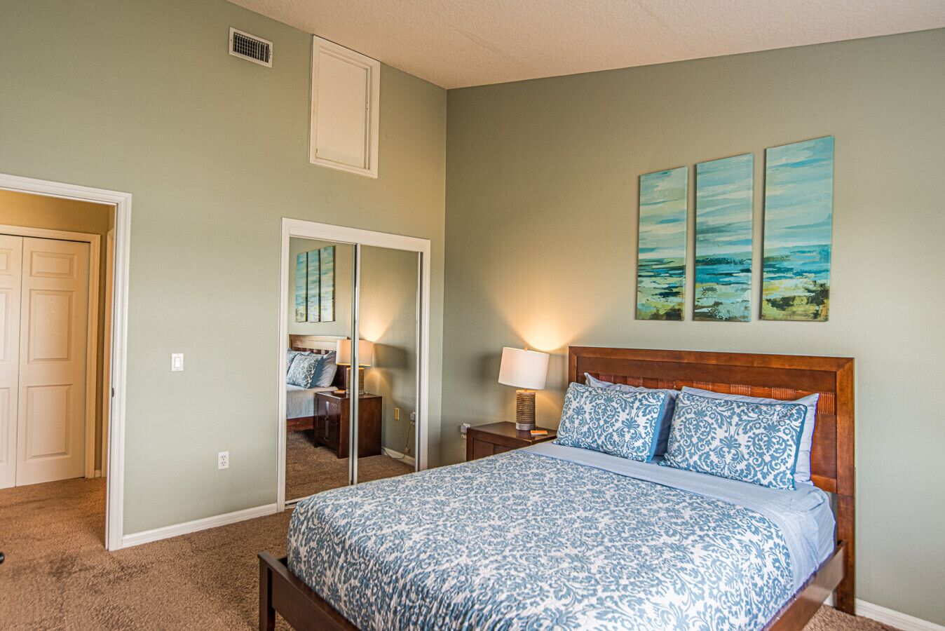 3 chambres, fer et planche à repasser, Wi-Fi gratuit, draps fournis