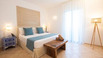 In-room safe, desk, laptop workspace, WiFi (free)