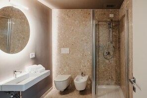 Standard Apartment | Bathroom