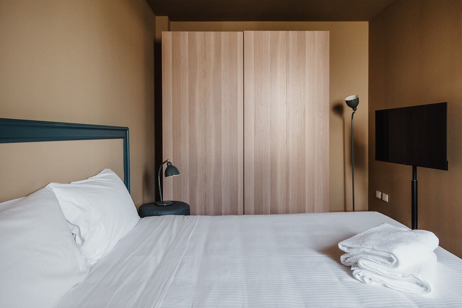 Appartamento Superior | 1 camera, con arredamento individuale, una scrivania, tende oscuranti