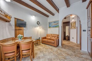 Televisión de pantalla plana de 21 pulgadas con canales por cable 