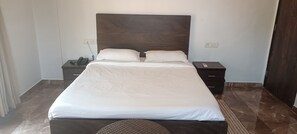 Standard dubbelrum - utsikt mot bergen | Gratis wi-fi