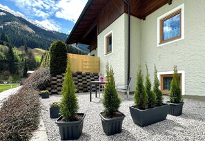 Comfort Studio, 1 Queen Bed, Mountain View, Garden Area | Terrace/patio - Apartments Living Saalbach (Saalbach)