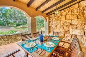 Rumah | Tempat makan outdoor