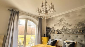 1 sovrum, vÀrdeförvaringsskÄp pÄ rummet och strykjÀrn/strykbrÀda