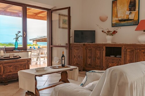 3-bedroom house in fantastic Stintino facing La Pelosa beach with AC