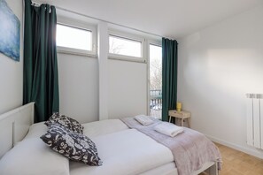 2 bedrooms, soundproofing, iron/ironing board, free WiFi - ShortStayPoland Waliców B171 (Warsaw)