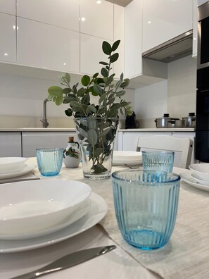 Microwave, oven, stovetop, dishwasher