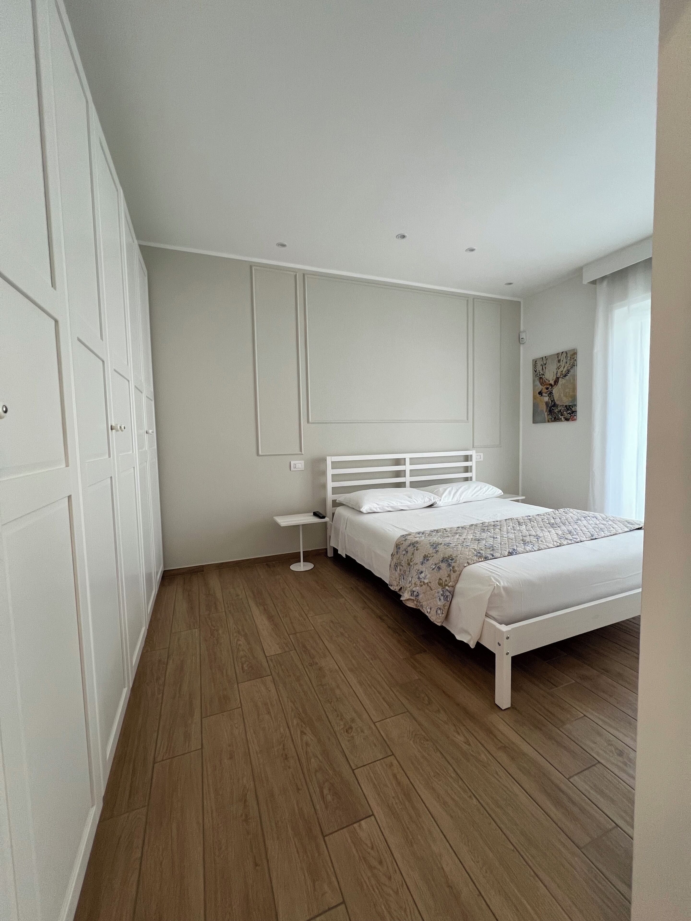 1 camera, ferro/asse da stiro, Wi-Fi