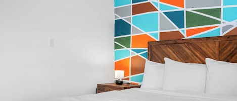 2 chambres, fer et planche à repasser, lit de bébé portatif