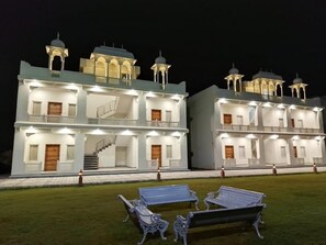 Front of property - Roop Garh Palace (Jamwa Ramgarh)