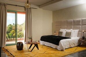 5 bedrooms, iron/ironing board, free WiFi, bed sheets