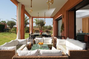 Outdoor dining - SHELTER (Marrakech)