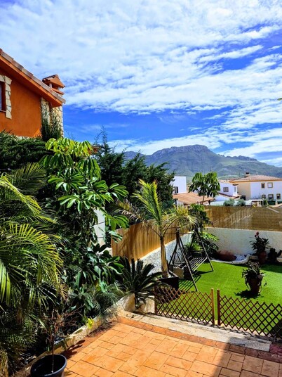 Villa with pool and views of the sea and Cape Cope