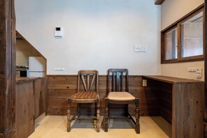 Superior House | 2 bedrooms, blackout drapes, iron/ironing board, free WiFi - Mameyama15 (Nara)