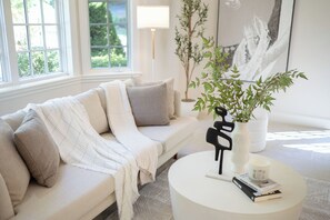 Smart-TV, Videospiele, Arbeitsbereiche, Computerbildschirme