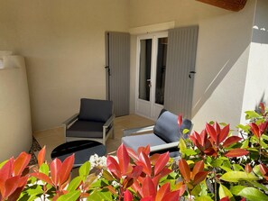 Comfort Double or Twin Room, Garden View | Terrace/patio - La Bastide au Ventoux (Bédoin)