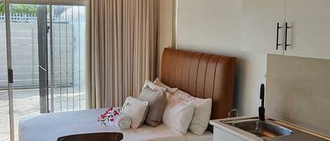 1 habitación, wifi y ropa de cama