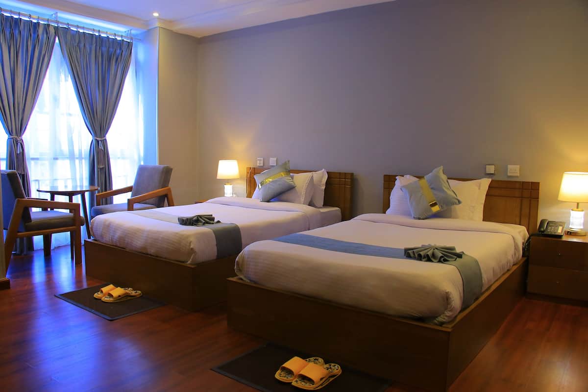 Basic Twin Room | Desk, laptop workspace, free WiFi