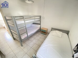2 bedrooms