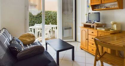 Appartement 2 PiÚces RDC avec Terrasse et Parking dans Résidence Sécurisée avec Piscine