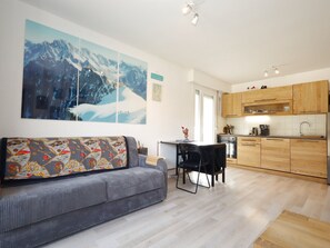 TV - Studio cabin for 4 at slopes with parking and WIFI (Les Houches)