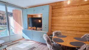 Unclassified image, 5 of 15, button - Perfect studio for 4, ski-in/ski-out with large terrace (Les Deux Alpes)