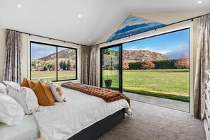 5 bedrooms, iron/ironing board, travel cot, WiFi