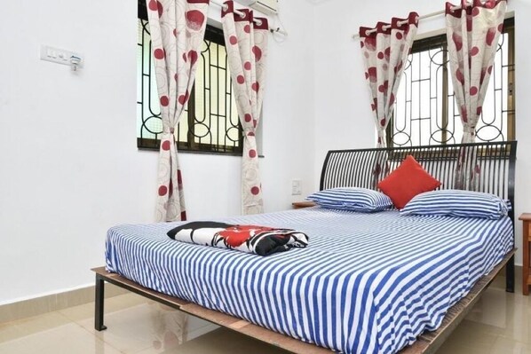 2 chambres, fer et planche à repasser, Wi-Fi, literie fournie