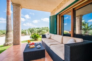 House | Terrace/patio