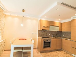 Oven, dishwasher - Lovely apartment for 3 people with WIFI, TV and balcony (Leukerbad)