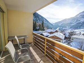 Property grounds - Lovely apartment for 3 people with WIFI, TV and patio (Leukerbad)