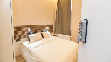 1 chambre, fer et planche Ă repasser, Wi-Fi, draps fournis