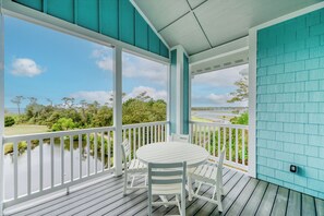 Outdoor dining - Sapphire Sound 3 Bedroom Condo at Hamilton Cay Reserve (Kill Devil Hills)
