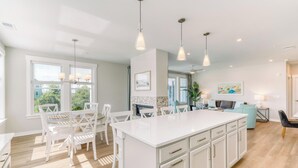 Interior - Turquoise Tide - Spacious End Unit, Sound Views & King En Suite (Kill Devil Hills)