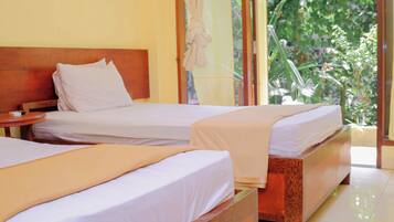 Standard Twin Room, Garden View | Desk, free WiFi