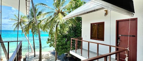 إطلالة على الفناء