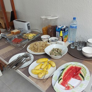 Sudah termasuk sarapan lengkap setiap hari