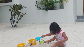 Bãi biển riêng, cát trắng, quán bar trên bãi biển