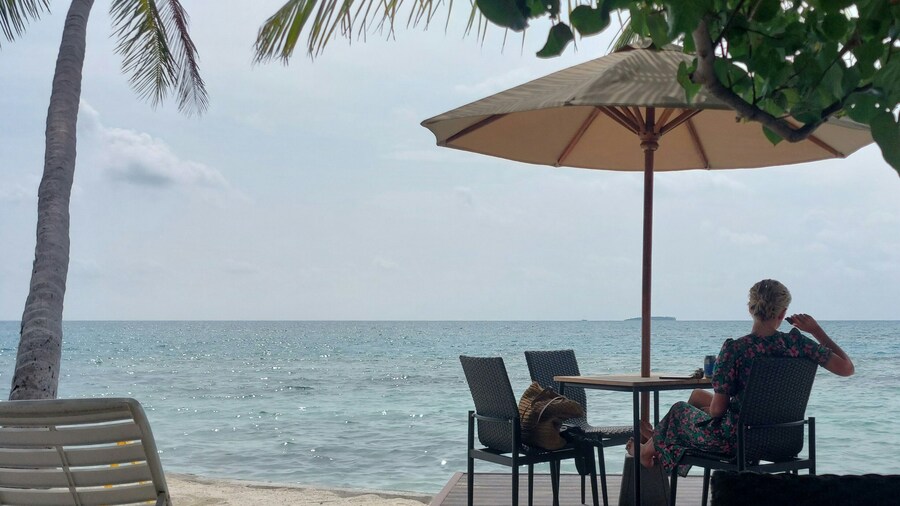 Comfy Cool Breeze by eMzaz