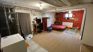 3 dormitoris, un bressol de viatge, wifi gratuïta i roba de llit 