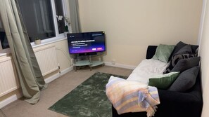 Apartment | Living area - Modern Apt - City Views - Parking - Sleeps 3 (Manchester)