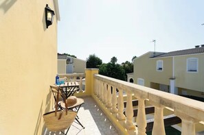 Outdoor dining - Tu relax en "Ca'Na Cocca"- Chalet with pool (Cala en Bosc)