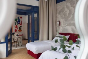 Superior Apartment, 2 Bedrooms, City View | Interior