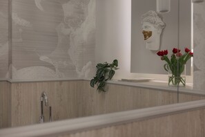 Superior-Apartment, 2 Schlafzimmer, Stadtblick | Badezimmer