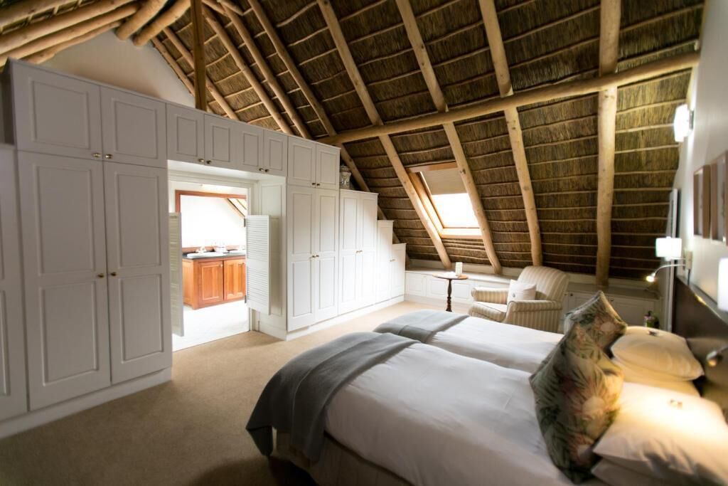 Coffres-forts dans les chambres, bureau, fer et planche à repasser