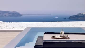 Cavo Tagoo Diamond Suite with Pool and Caldera Sunset View | Minibar, in-room safe, soundproofing, iron/ironing board