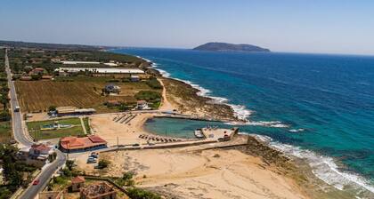 Seaview Nature Retreat - Filiatra s Cozy Hideaway