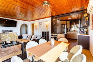 公寓 | 2 間臥室、書桌、網路服務